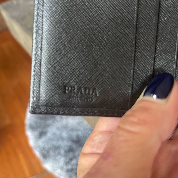PRADA Wallet - Picture 9 of 9